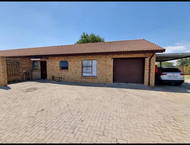 2 BEDROOM TOWNHOUSE FOR SALE IN RIVERSDALE